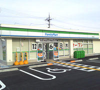 ファミリーマート貝塚東山店